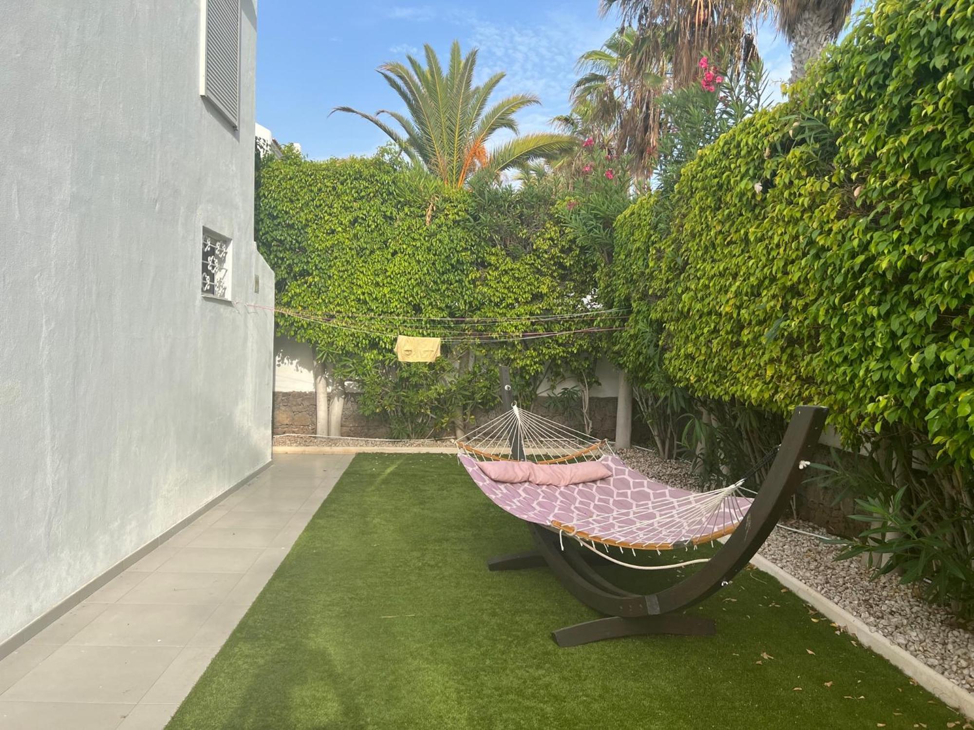 Luxury 4 Bedroom With Jacuzzi & Large Garden Playa de las Americas (Tenerife)