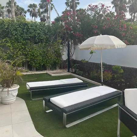 Luxury 4 Bedroom Villa With Jacuzzi & Large Garden Playa de las Americas  Exterior photo