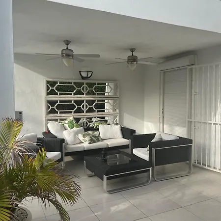 Luxury 4 Bedroom Villa With Jacuzzi & Large Garden Playa de las Americas  Exterior photo