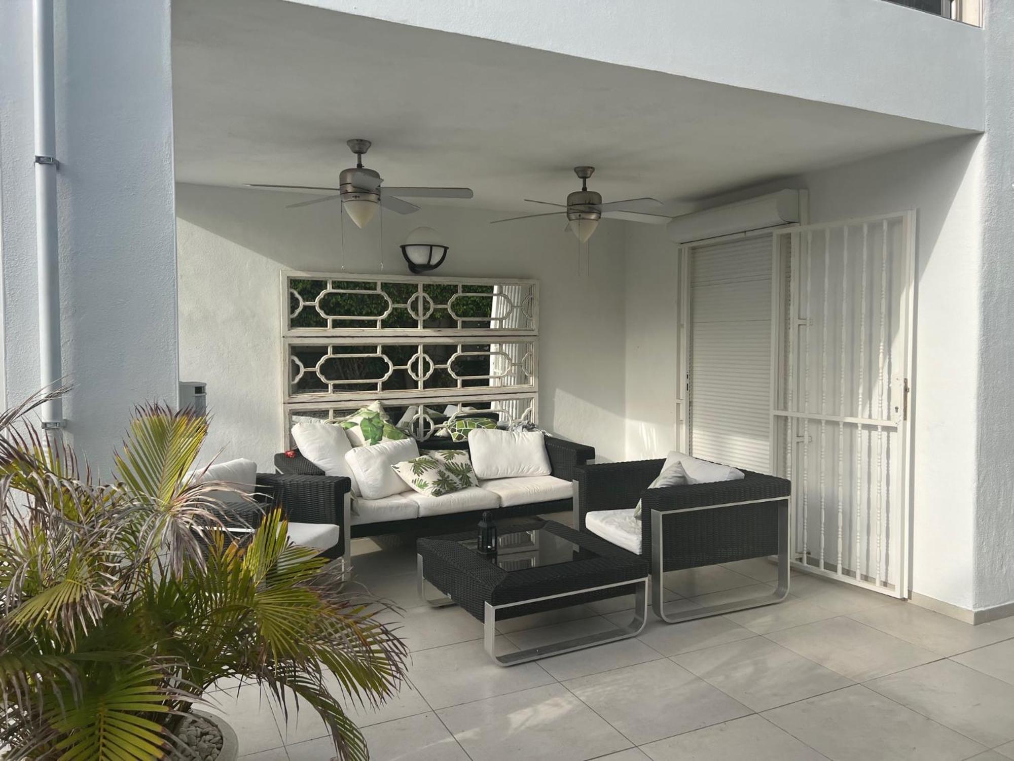 Luxury 4 Bedroom With Jacuzzi & Large Garden