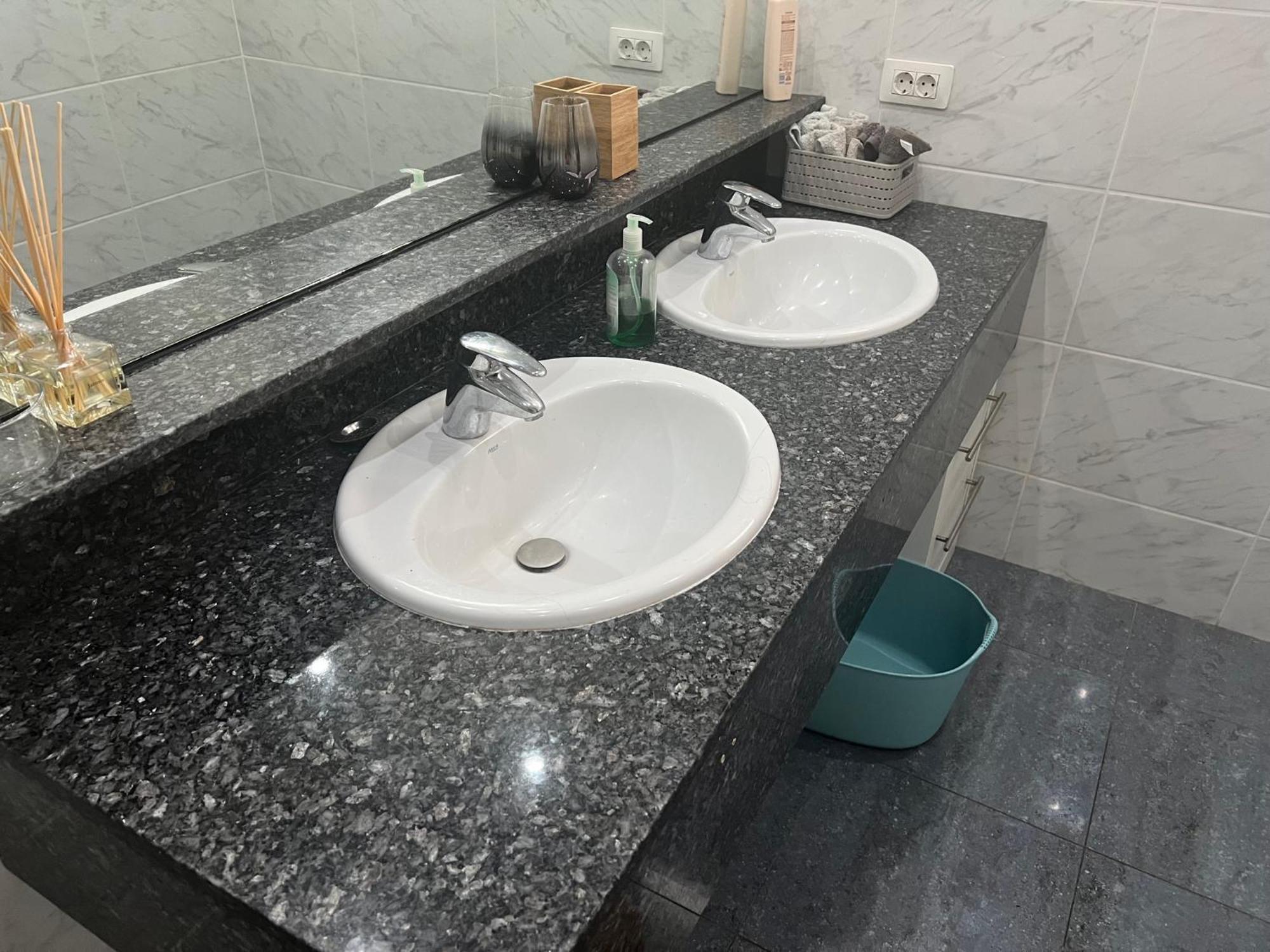 Villa Luxury 4 Bedroom With Jacuzzi & Large Garden Playa de las Américas